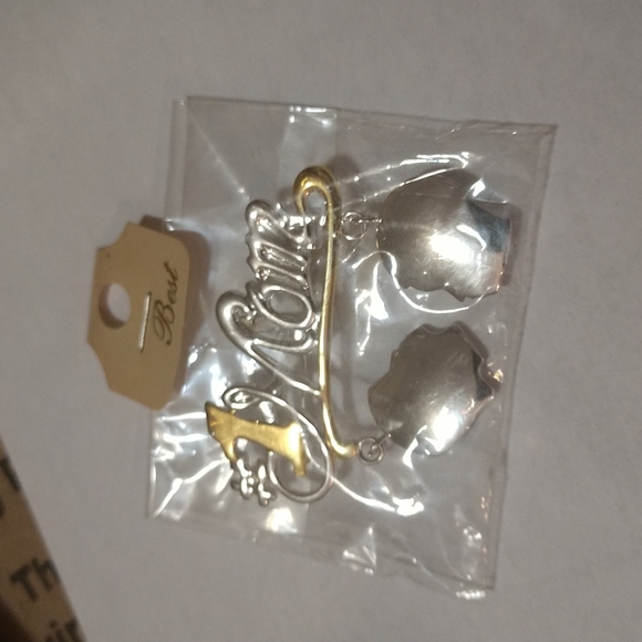 #1 MOM with 2 Kids Faces SILVER/GOLD PENDANT/BROOCH NEW IN PACKAGE-Signed - Picture 1 of 4